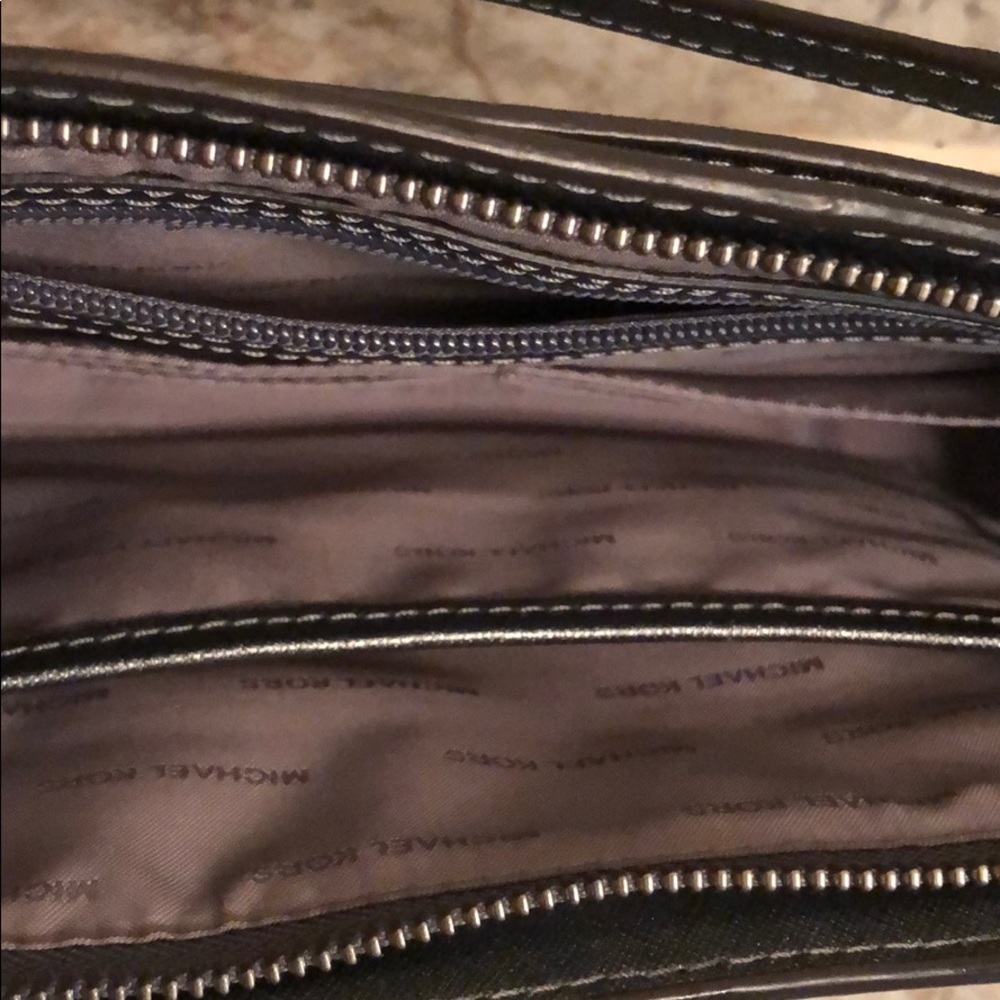 Crossbody - Picture 3 of 6